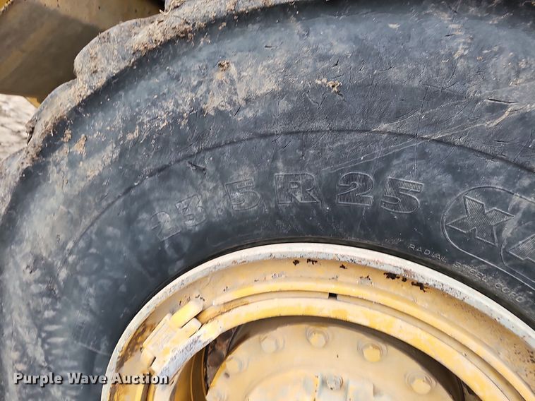 image for item DS4638 2012 Caterpillar 730 articulated water wagon