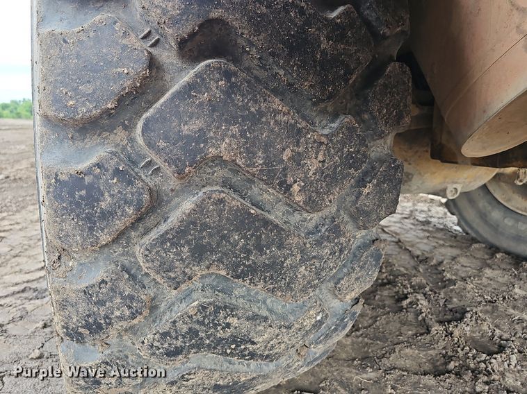 image for item DS4638 2012 Caterpillar 730 articulated water wagon