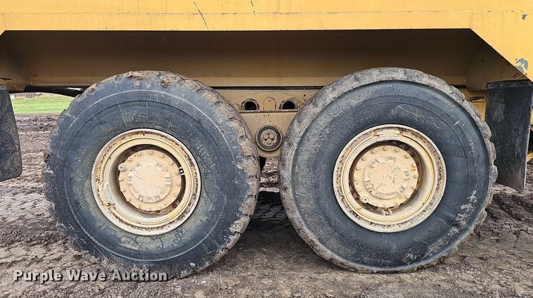 image for item DS4638 2012 Caterpillar 730 articulated water wagon
