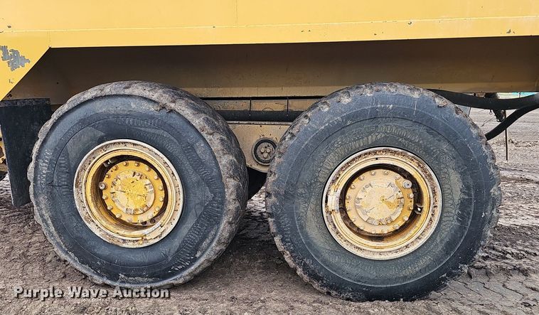image for item DS4638 2012 Caterpillar 730 articulated water wagon