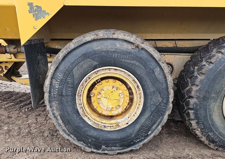 image for item DS4638 2012 Caterpillar 730 articulated water wagon