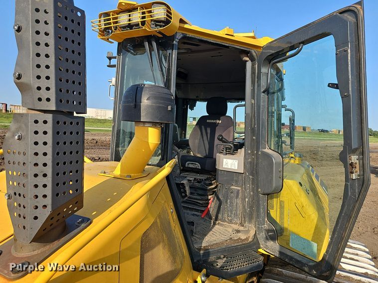 image for item DS4640 2022 Komatsu D71PXI-24 dozer