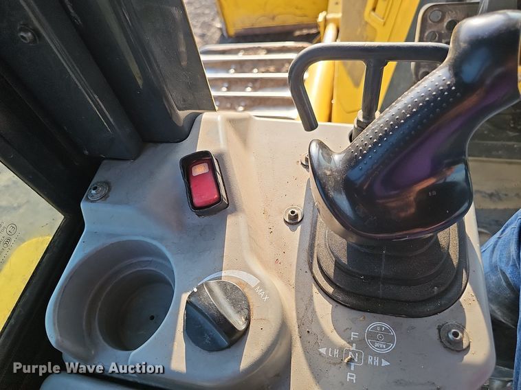 image for item DS4640 2022 Komatsu D71PXI-24 dozer