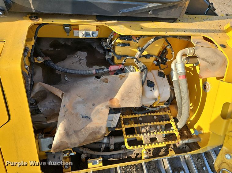 image for item DS4640 2022 Komatsu D71PXI-24 dozer