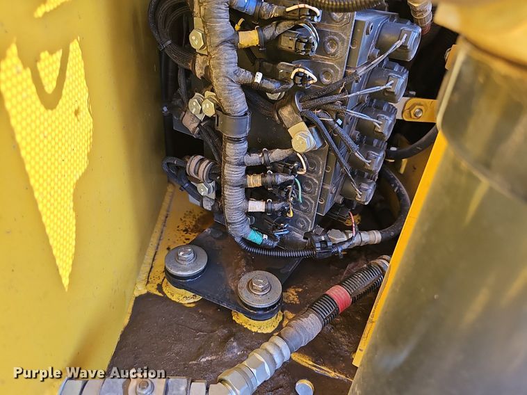 image for item DS4640 2022 Komatsu D71PXI-24 dozer