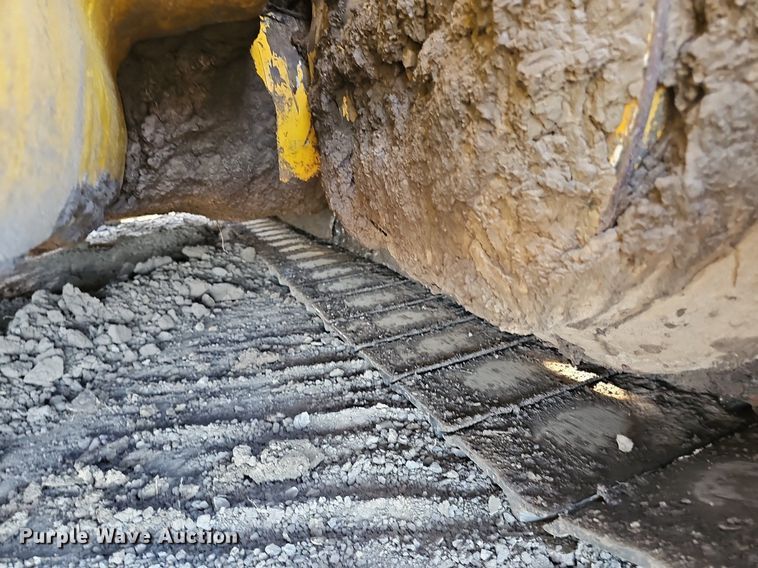 image for item DS4640 2022 Komatsu D71PXI-24 dozer