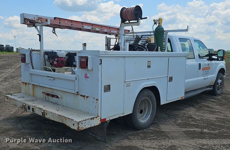 image for item DS4641 2016 Ford F350 Super Duty Crew Cab utility bed pickup truck