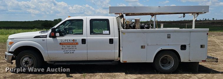 image for item DS4641 2016 Ford F350 Super Duty Crew Cab utility bed pickup truck