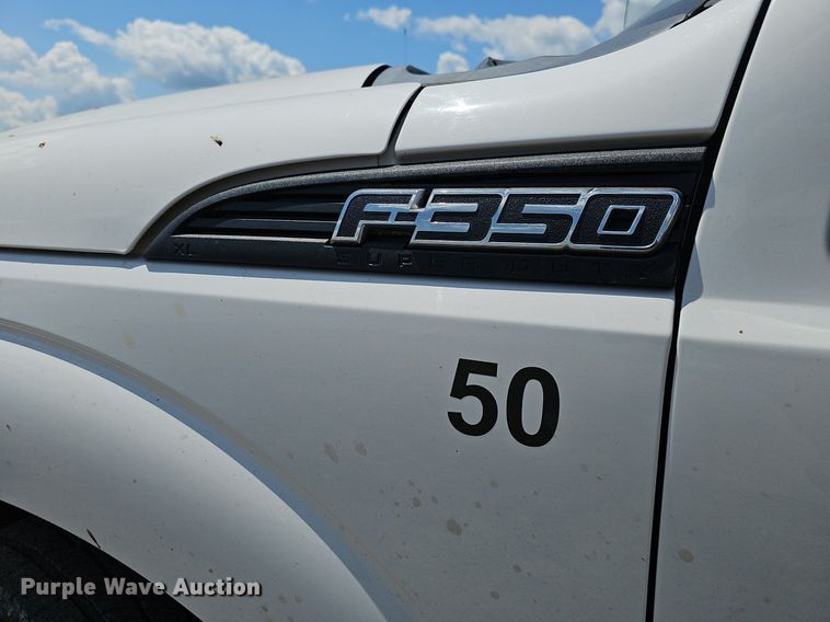 image for item DS4641 2016 Ford F350 Super Duty Crew Cab utility bed pickup truck