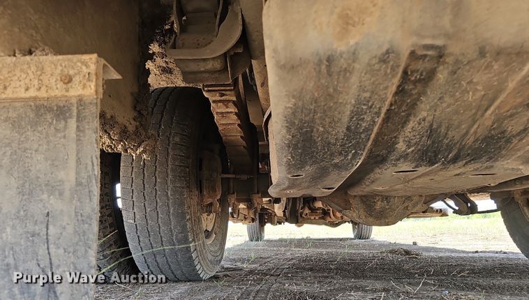 image for item DS4641 2016 Ford F350 Super Duty Crew Cab utility bed pickup truck