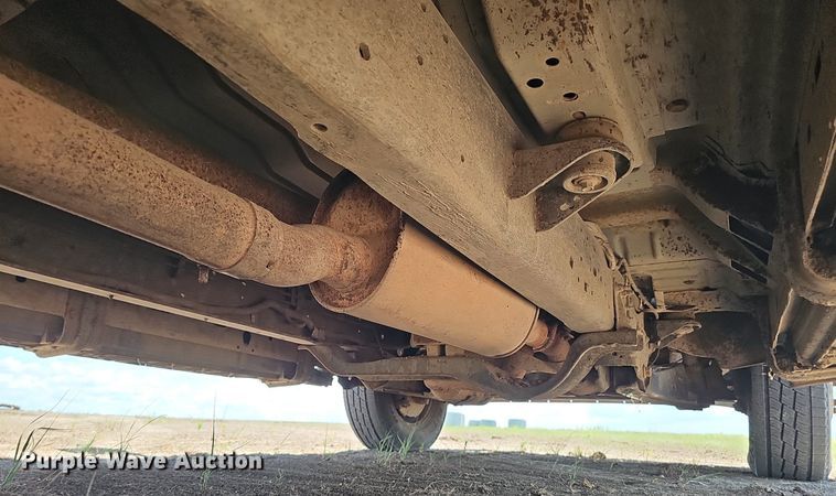 image for item DS4641 2016 Ford F350 Super Duty Crew Cab utility bed pickup truck