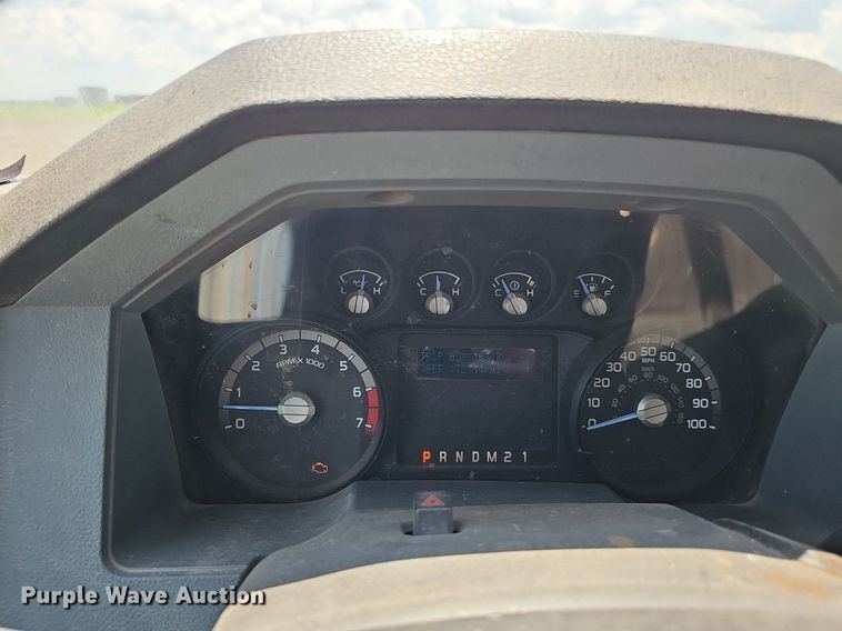 image for item DS4641 2016 Ford F350 Super Duty Crew Cab utility bed pickup truck