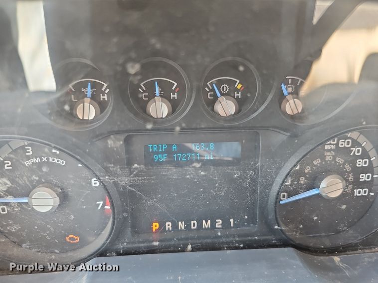 image for item DS4641 2016 Ford F350 Super Duty Crew Cab utility bed pickup truck