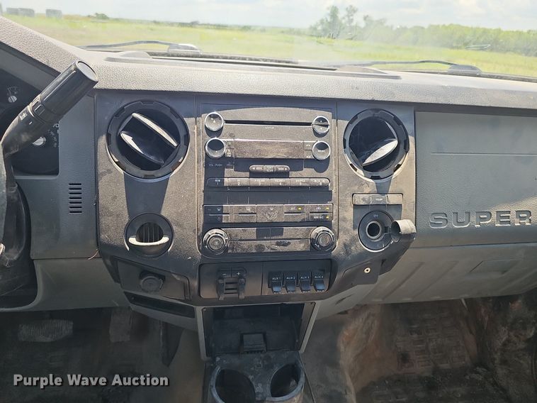 image for item DS4641 2016 Ford F350 Super Duty Crew Cab utility bed pickup truck