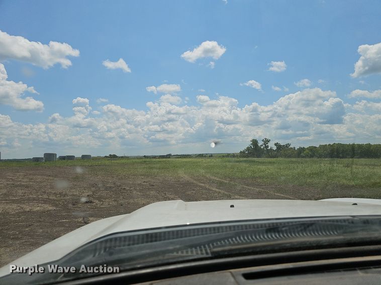 image for item DS4641 2016 Ford F350 Super Duty Crew Cab utility bed pickup truck