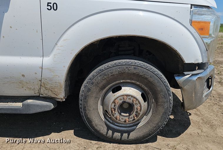 image for item DS4641 2016 Ford F350 Super Duty Crew Cab utility bed pickup truck