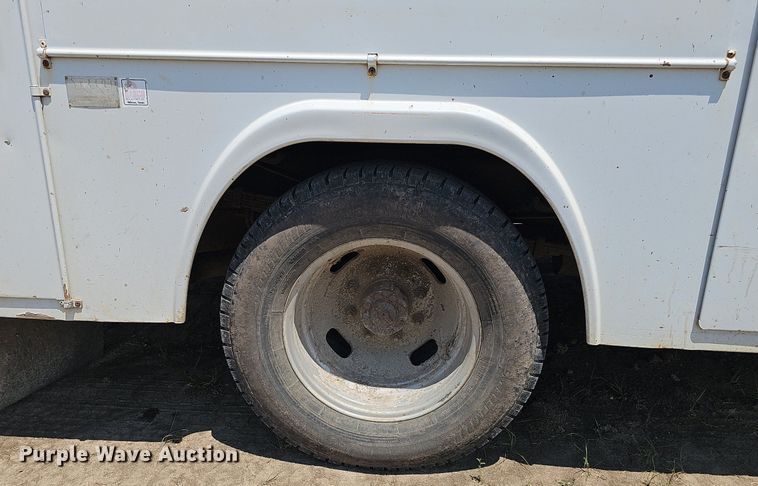 image for item DS4641 2016 Ford F350 Super Duty Crew Cab utility bed pickup truck