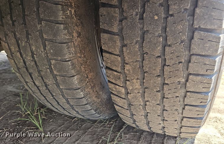 image for item DS4641 2016 Ford F350 Super Duty Crew Cab utility bed pickup truck