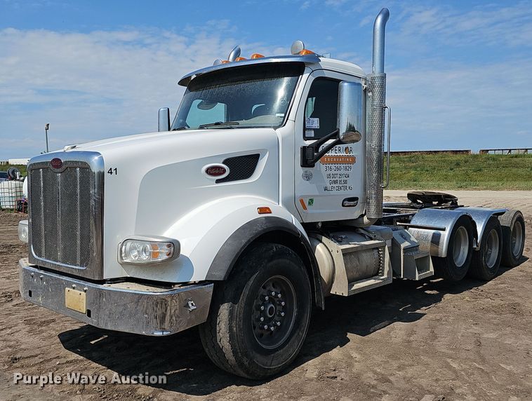 image for item DS4645 2015 Peterbilt 567 semi truck