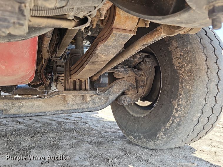 image for item DS4645 2015 Peterbilt 567 semi truck