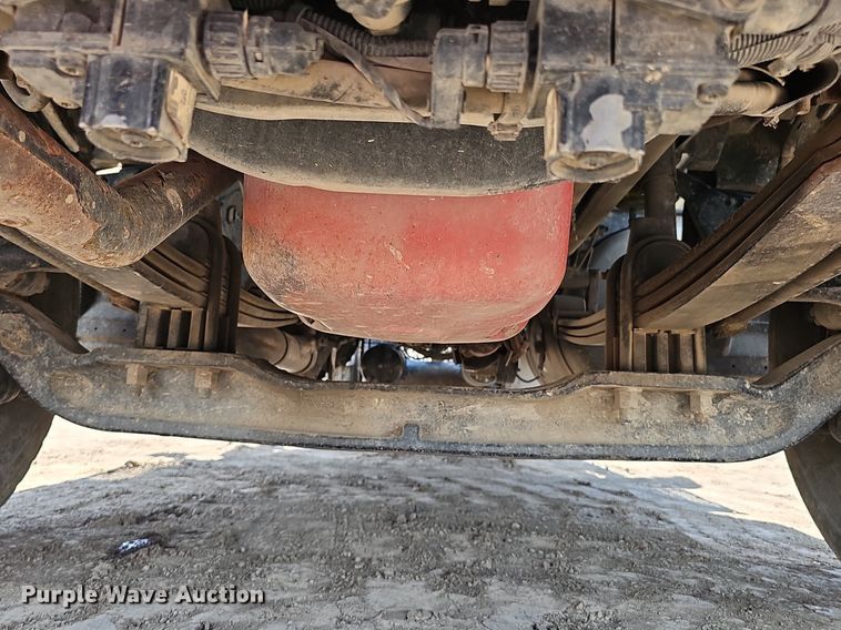 image for item DS4645 2015 Peterbilt 567 semi truck