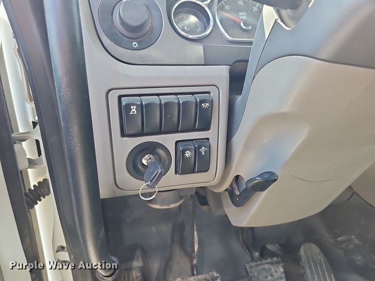 image for item DS4645 2015 Peterbilt 567 semi truck