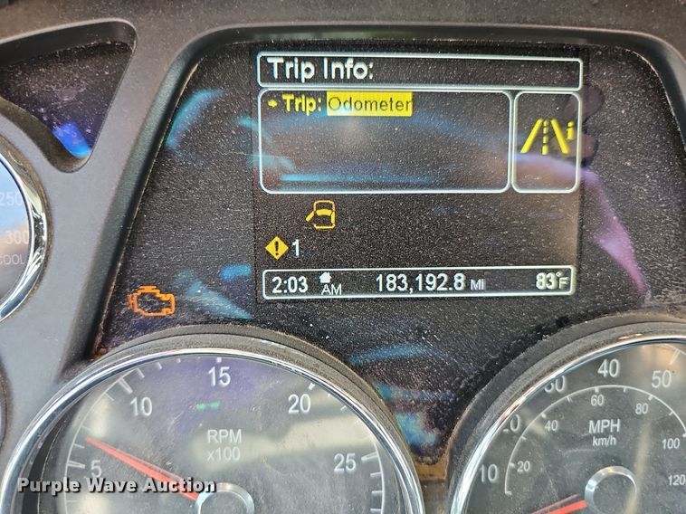 image for item DS4645 2015 Peterbilt 567 semi truck