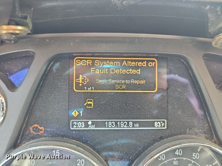 image for item DS4645 2015 Peterbilt 567 semi truck