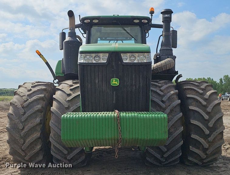 image for item DS4647 2019 John Deere 9520R Scraper Special 4WD tractor