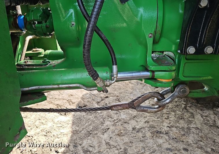 image for item DS4647 2019 John Deere 9520R Scraper Special 4WD tractor