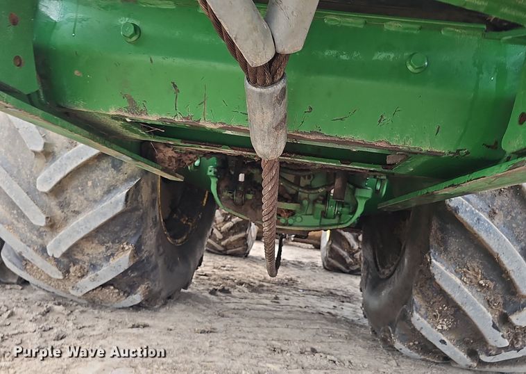 image for item DS4647 2019 John Deere 9520R Scraper Special 4WD tractor