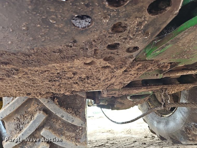 image for item DS4647 2019 John Deere 9520R Scraper Special 4WD tractor