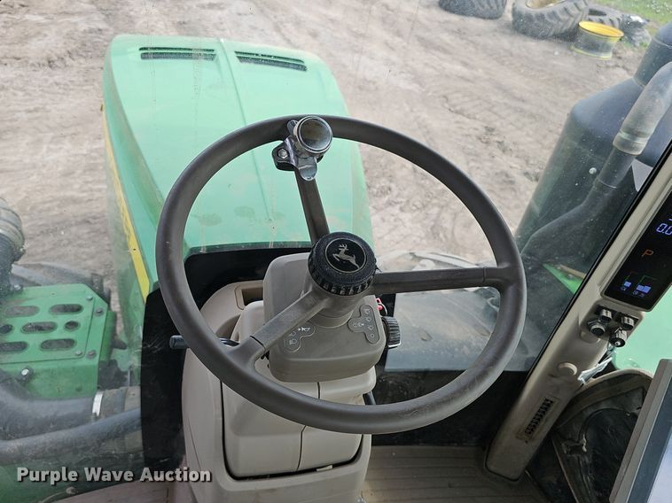 image for item DS4647 2019 John Deere 9520R Scraper Special 4WD tractor