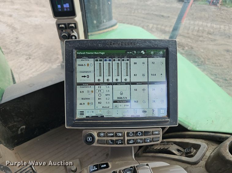 image for item DS4647 2019 John Deere 9520R Scraper Special 4WD tractor