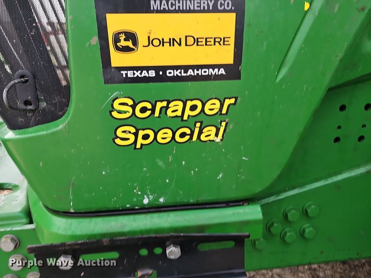 image for item DS4647 2019 John Deere 9520R Scraper Special 4WD tractor