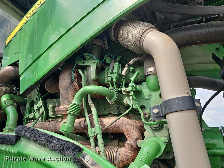 image for item DS4647 2019 John Deere 9520R Scraper Special 4WD tractor