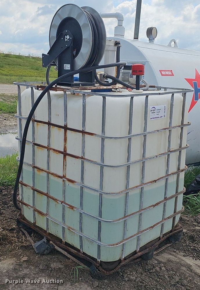 image for item DS4648 DEF tank