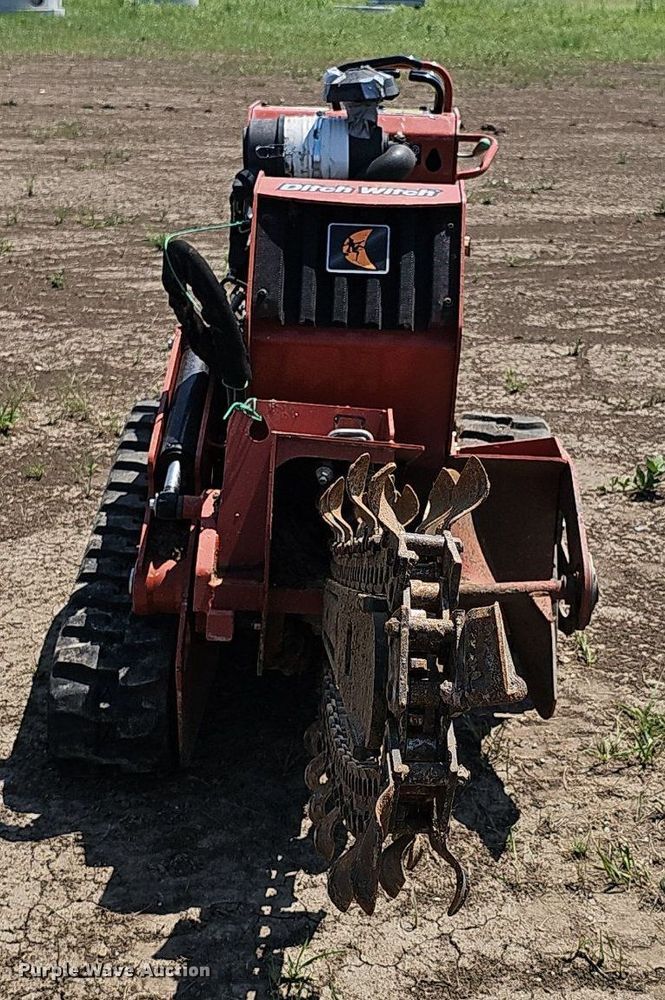image for item DS4649 2017 Ditch Witch C24X trencher