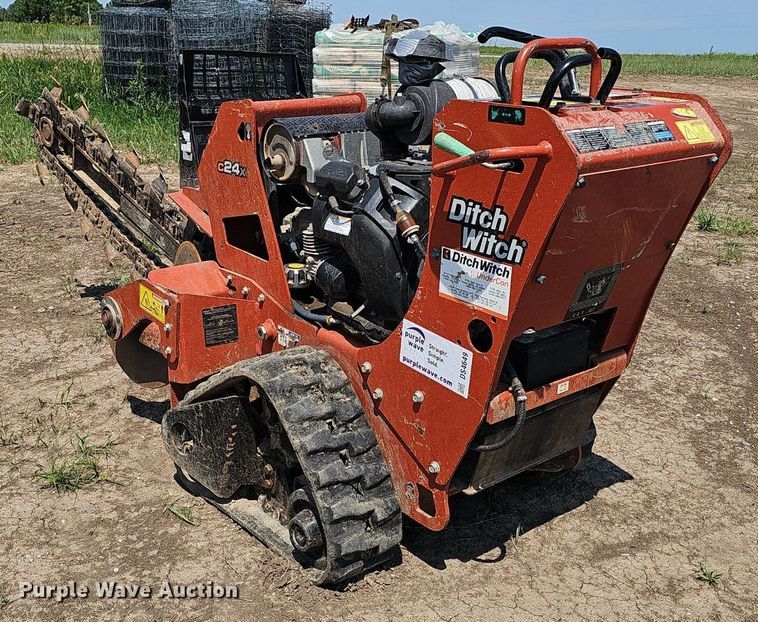 image for item DS4649 2017 Ditch Witch C24X trencher