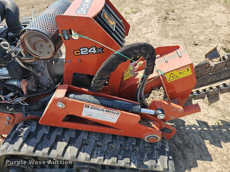 image for item DS4649 2017 Ditch Witch C24X trencher