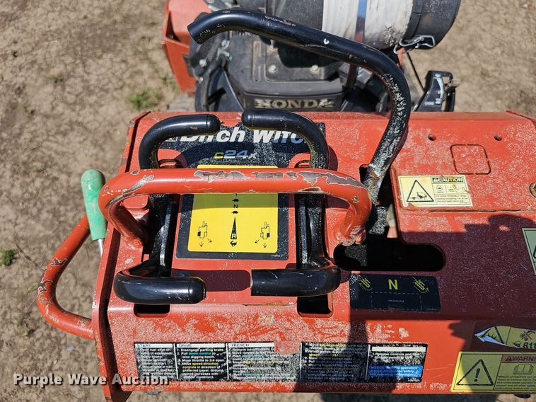 image for item DS4649 2017 Ditch Witch C24X trencher