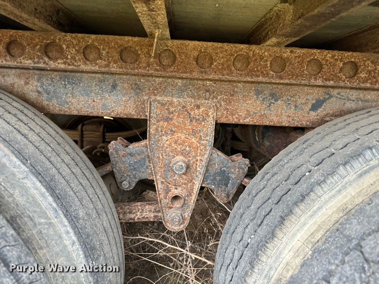 image for item LF9851 2001 Wabash  dry van trailer