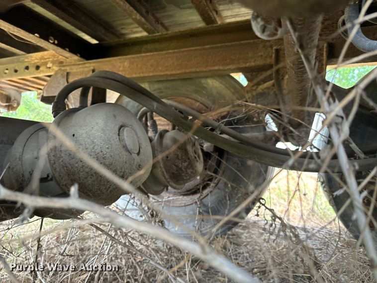 image for item LF9851 2001 Wabash  dry van trailer