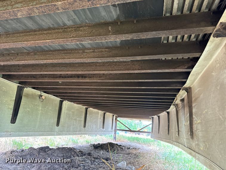 image for item LF9851 2001 Wabash  dry van trailer