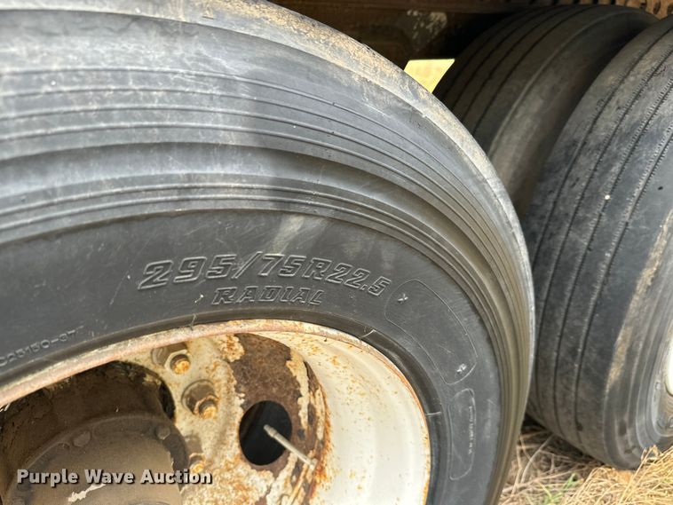 image for item LF9851 2001 Wabash  dry van trailer