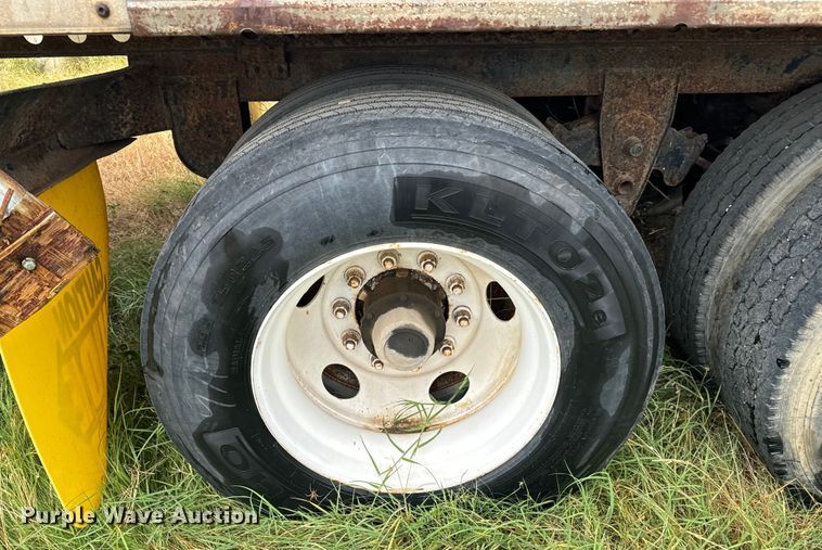 image for item LF9851 2001 Wabash  dry van trailer