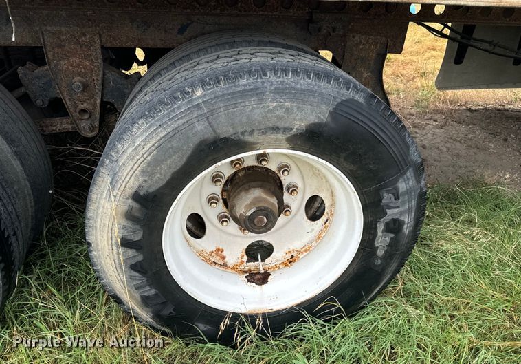 image for item LF9851 2001 Wabash  dry van trailer