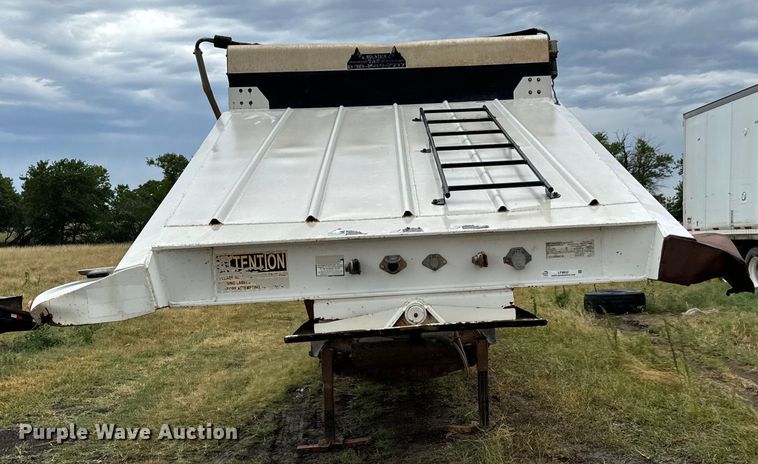 image for item LF9852 2013 Construction Trailers Specialist  BDT-40 bottom dump trailer