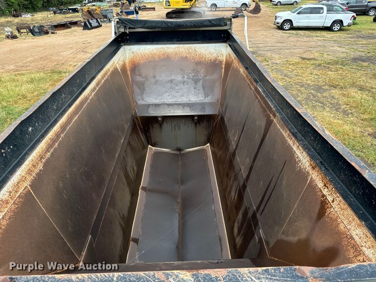 image for item LF9852 2013 Construction Trailers Specialist  BDT-40 bottom dump trailer