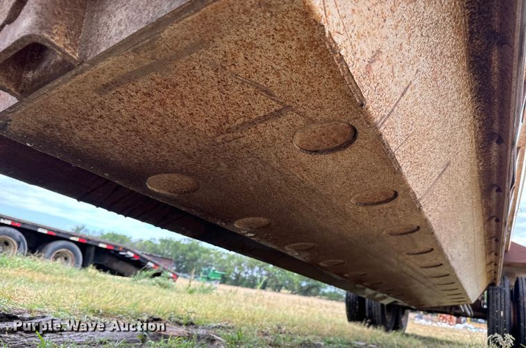 image for item LF9852 2013 Construction Trailers Specialist  BDT-40 bottom dump trailer